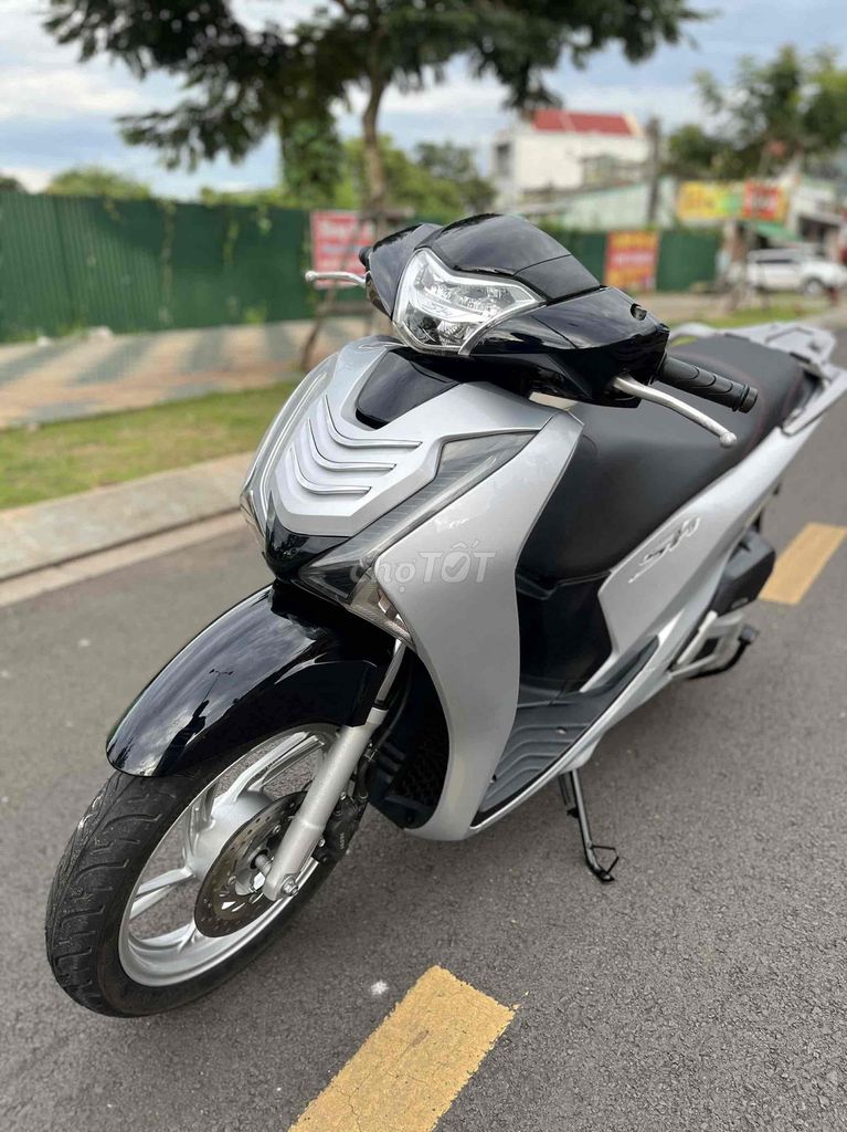 ✔️ Sh125i dk2018 máy móc nguyên Zin ko lỗi .. Mua bán Xe máy tại Thành phố Long Khánh Đồng Nai được đăng bởi Duy Linh Xe Máy Chợ Long Khánh  hình 5