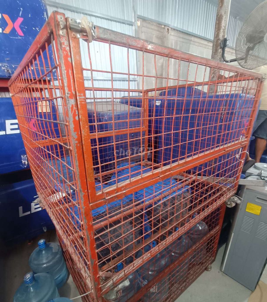 Lồng sắt có bánh xe. Mua bán Phụ kiện, Thức ăn, Dịch vụ tại Quận Liên Chiểu Đà Nẵng được đăng bởi Nhoc Ho Le hình 1