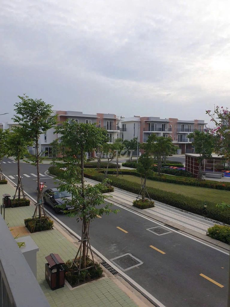 BDS HVL NC CẦN BÁN SHOPHOUSE DRAGON VILLGE , NGUYỄN THỊ TƯ ,PHÚ HỮU Q9