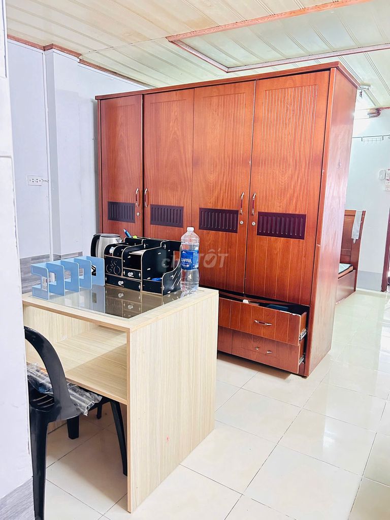 [ƯU TIÊN NỮ SV] Phòng 25m2 Full Nội Thất Mặt Tiền Gần Ngã 4 Tiện Lợi