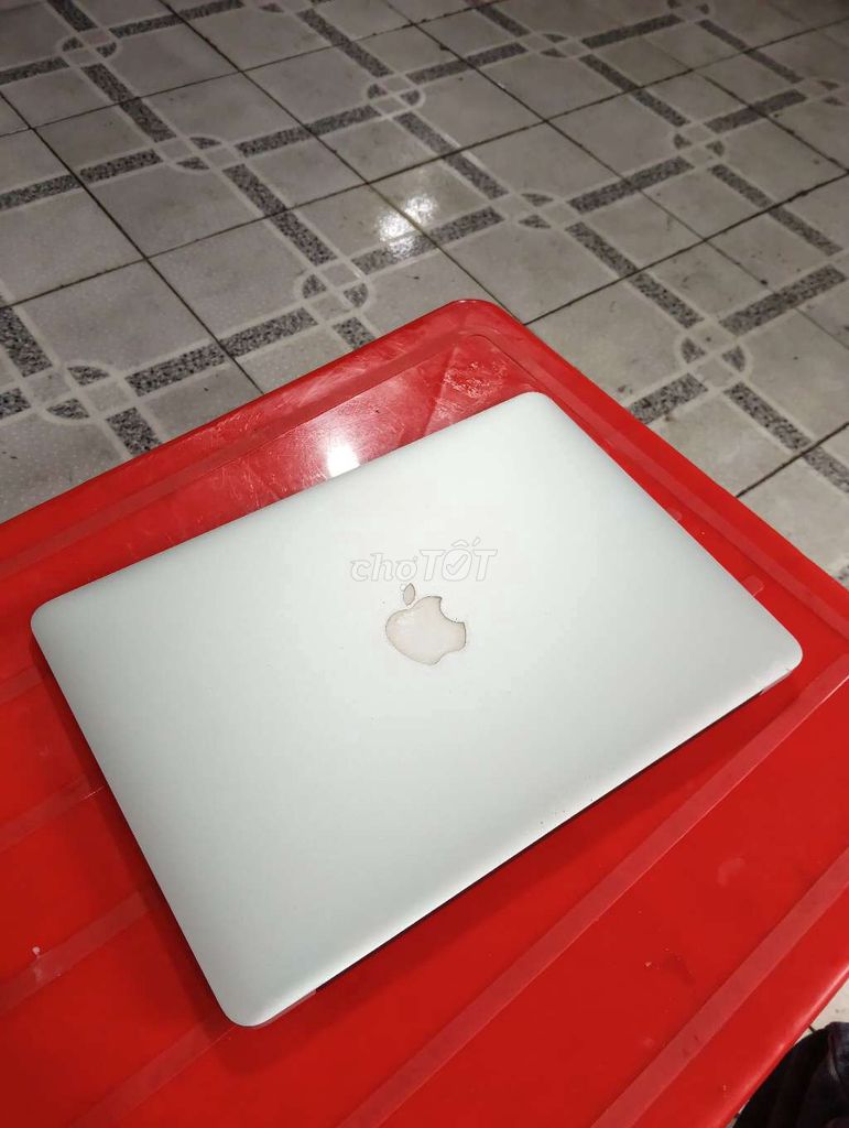 Apple MacBook Air A1466 i5 8GB. Mua bán Laptop tại Quận Bình Tân Tp Hồ Chí Minh được đăng bởi Trần Nguyên hình 1