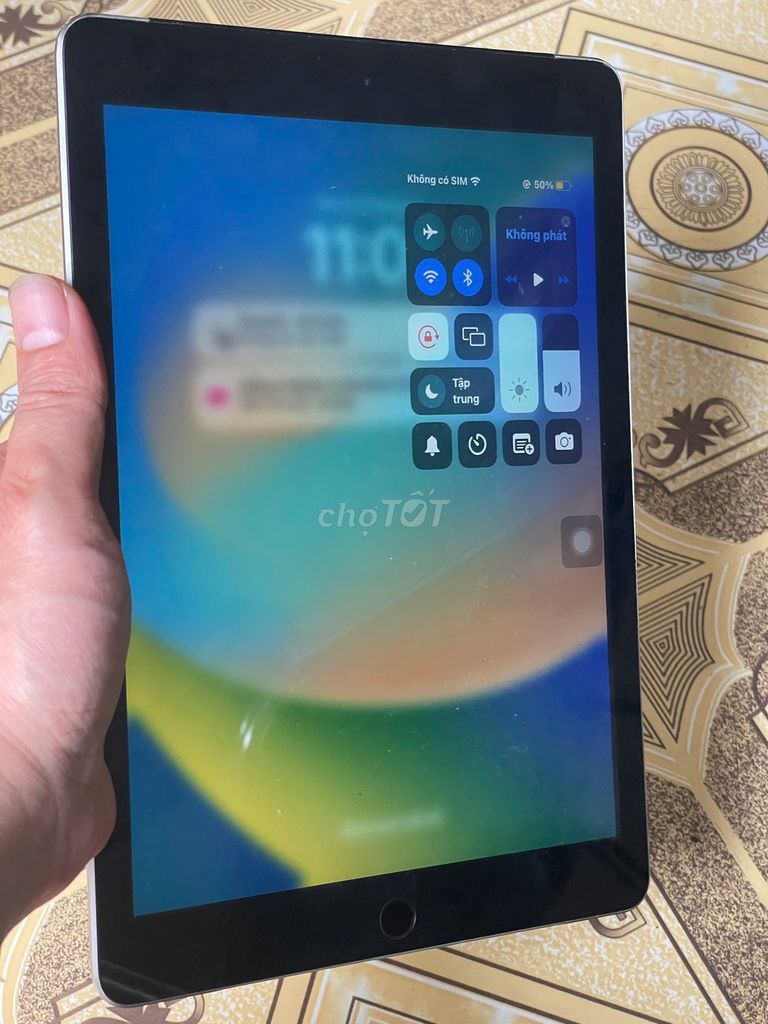 Thanh lý Ipad A1823 Gen 5 32g. Mua bán Máy tính bảng tại Quận Đống Đa Hà Nội được đăng bởi Xuân Hoàng hình 1