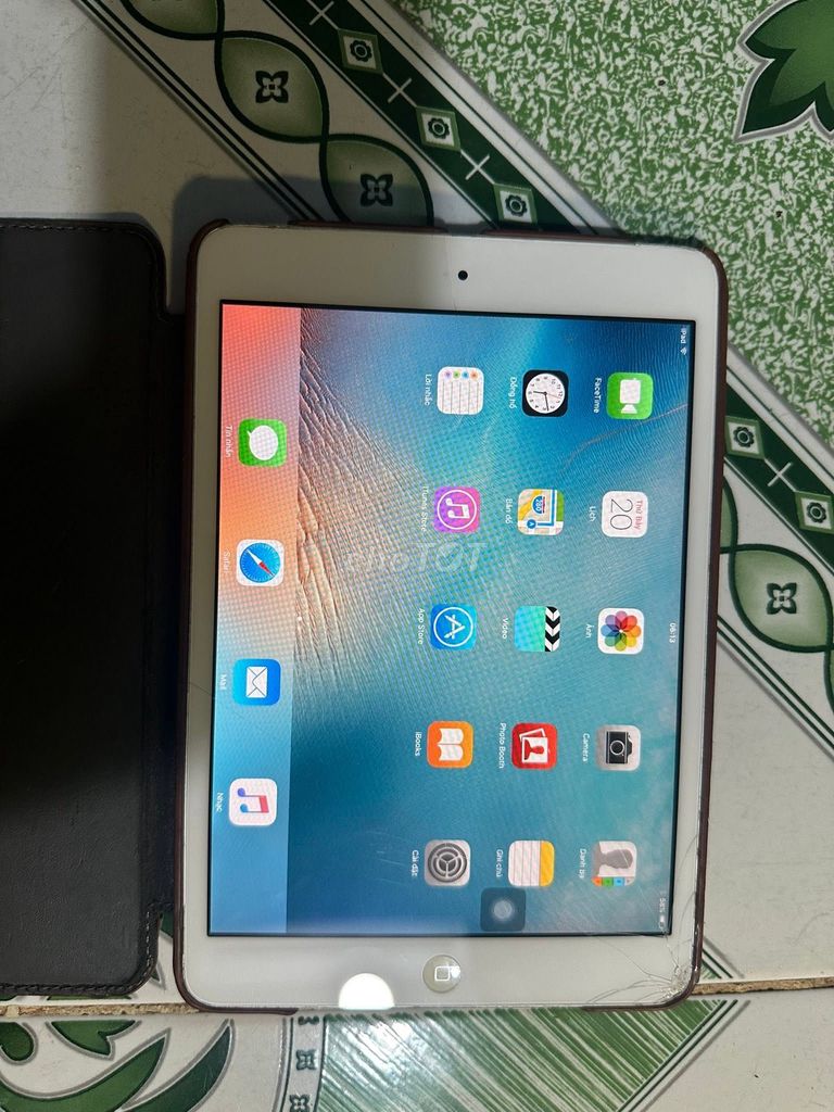 Apple iPad Mini 1 Bạc Nứt kính. Mua bán Máy tính bảng tại Quận 12 Tp Hồ Chí Minh được đăng bởi Hội Đồ Điện Tử hình 1