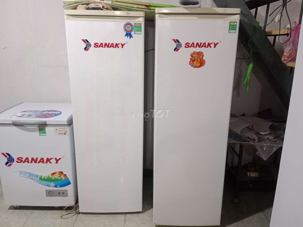 230 hy tủ đông đứng Sanaky đẹp như