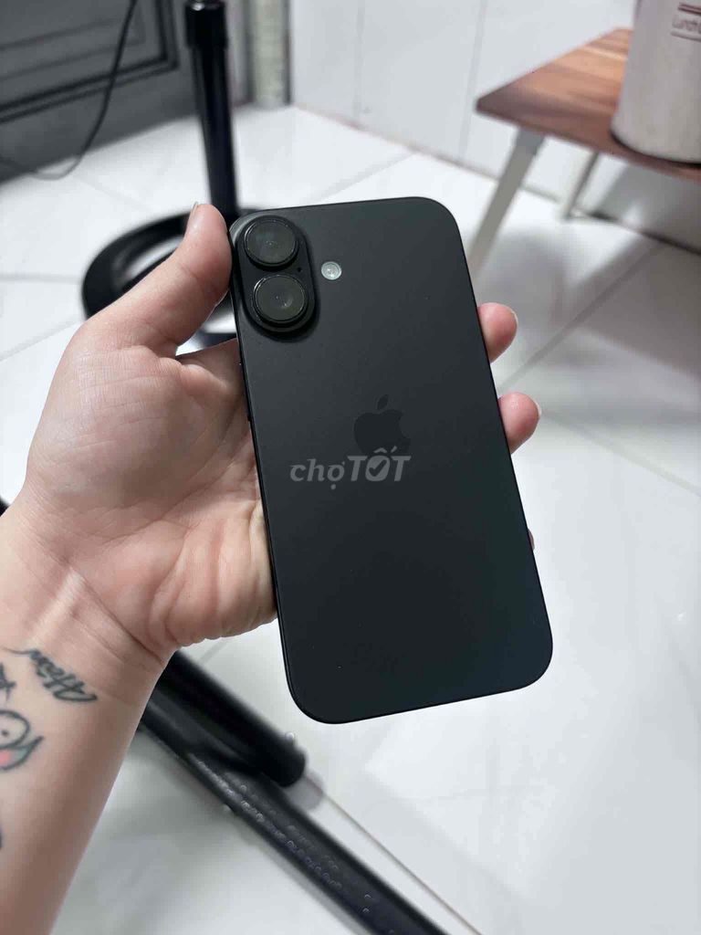 Apple iPhone 16 128GB Đen 89%. Mua bán Điện thoại tại Quận Bình Tân Tp Hồ Chí Minh được đăng bởi Nguyễn Thị Trúc Hương hình 1