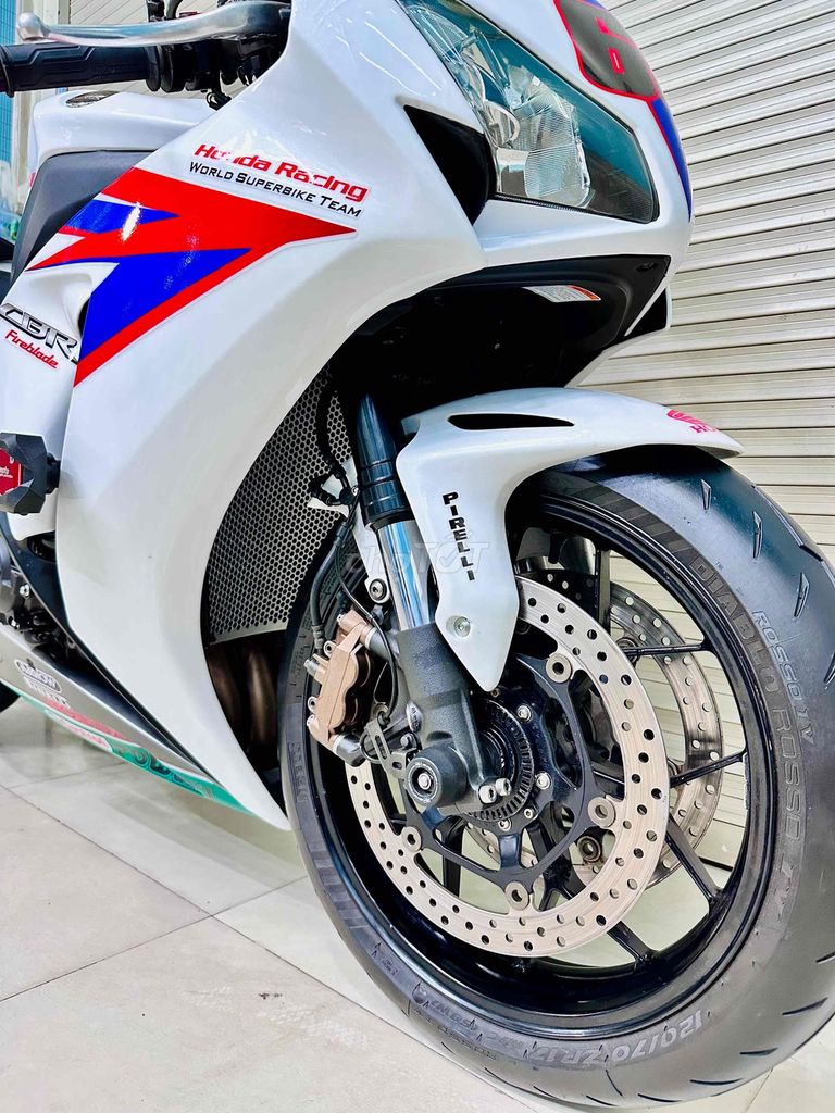 Honda CBR1000rr ABS 2015 nhập AU HQCN. Mua bán Xe máy tại Quận 12 Tp Hồ Chí Minh được đăng bởi Tường hình 7