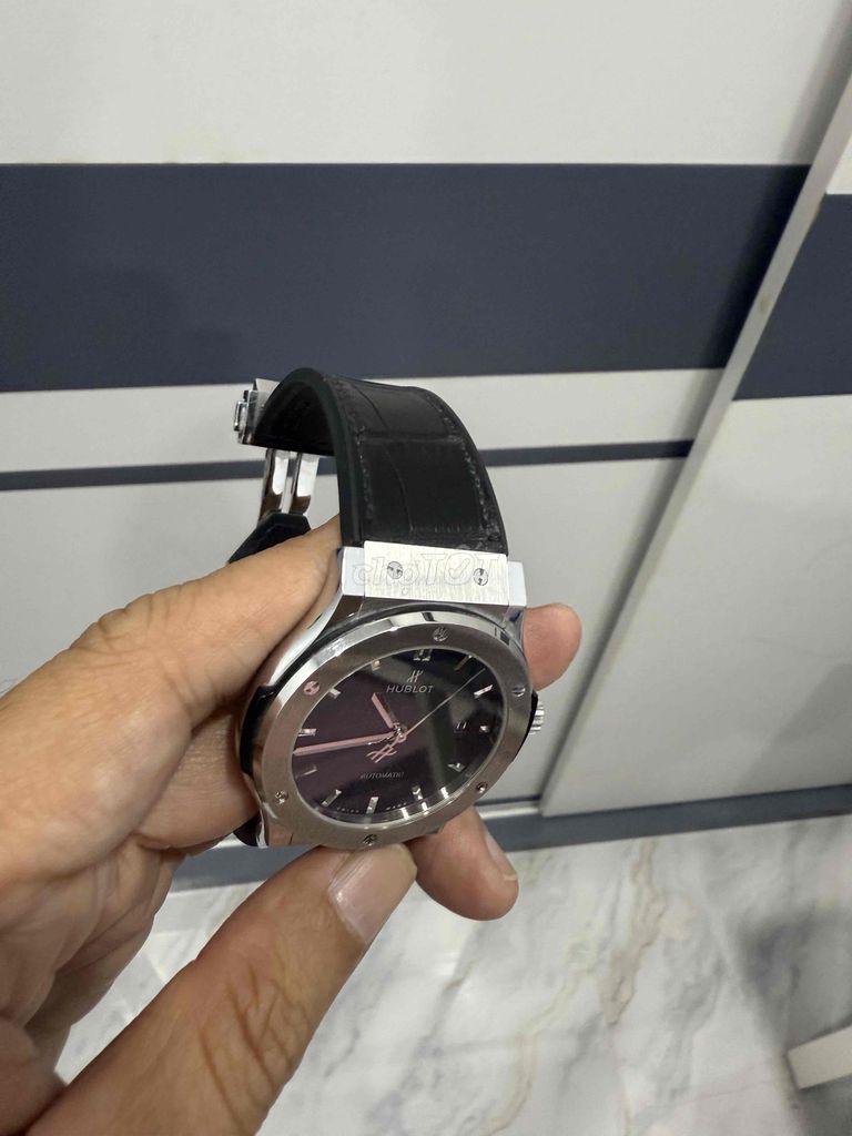 Thanh lý Đồng hồ còn mớiHublot bản nét nhất  2024