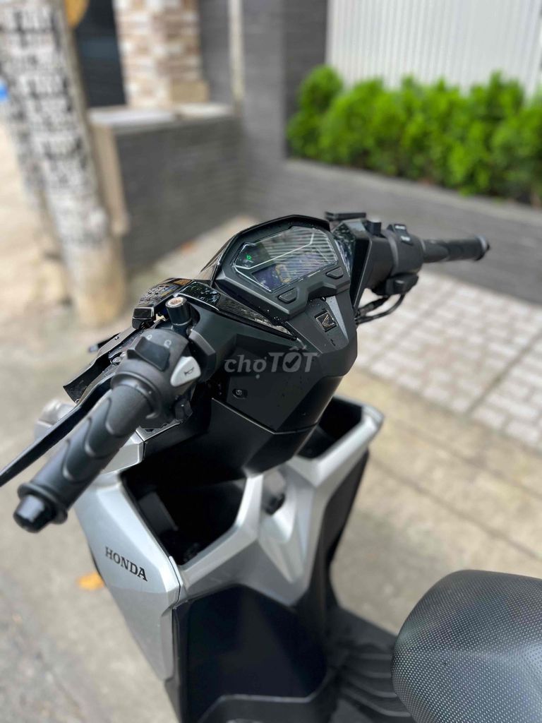 Vario150 bạc posche. Mua bán Xe máy tại Thành phố Biên Hòa Đồng Nai được đăng bởi Khiêm Đỗ hình 14