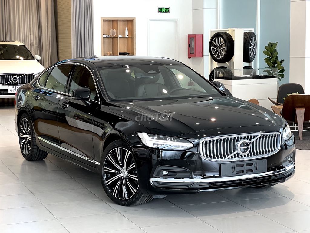 Xe mới 100% Volvo S90 L Ultimate 2023 giảm 350tr