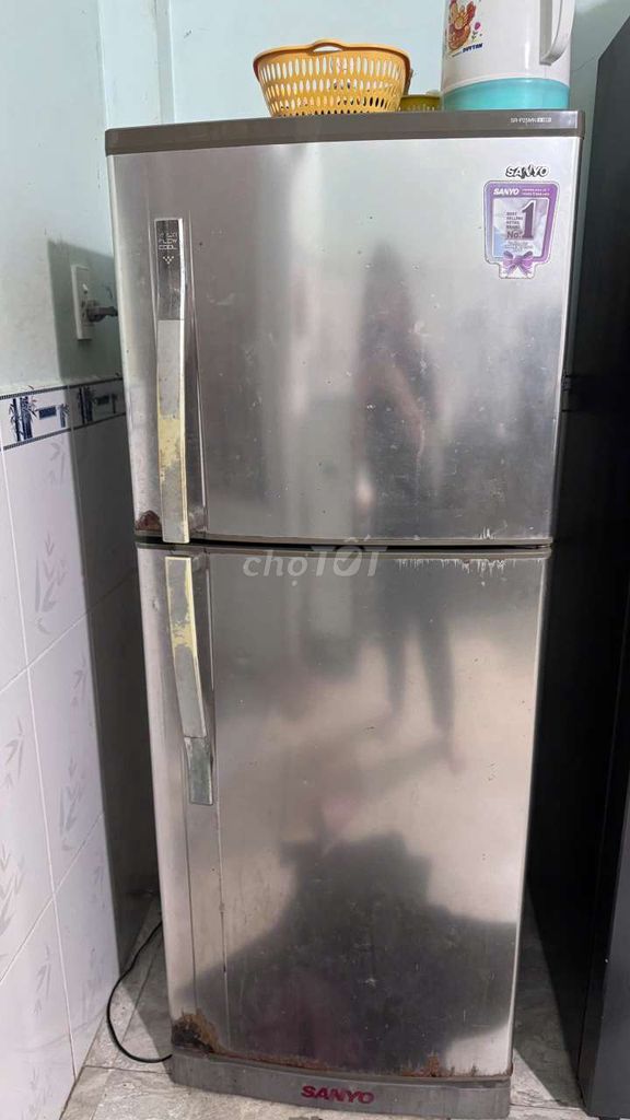 Tủ lạnh Sanyo 220L Không đóng tuyết Bạc. Mua bán Tủ lạnh tại Quận 7 Tp Hồ Chí Minh được đăng bởi Đạt hình 1