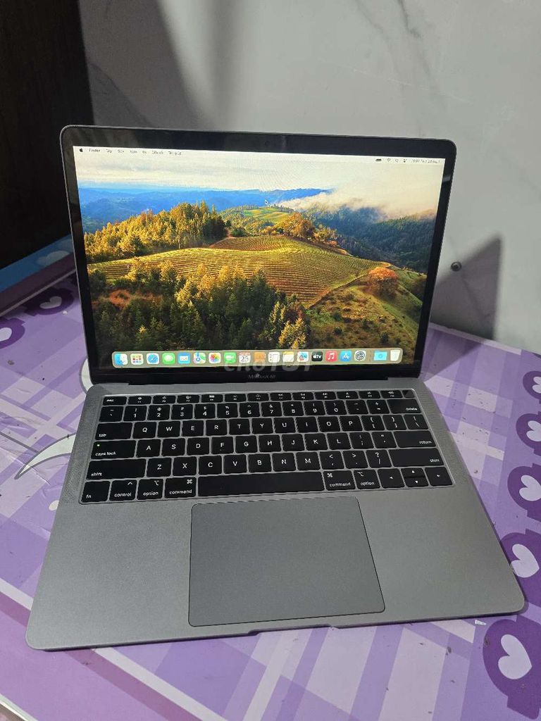 Macbook Air 2019 - i5 8G/128G/13" Retina zin đẹp . Mua bán Laptop tại Quận 12 Tp Hồ Chí Minh được đăng bởi Cầm Đồ Thanh Lý hình 1