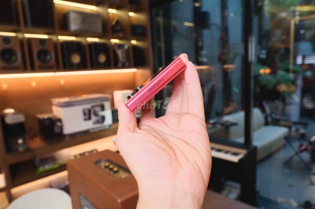 SAMSUNG Z FLIP 7 – ĐỎ SAN HÔ SIÊU ĐẸP, FULLBOX!. Mua bán Điện thoại tại Quận Bình Thạnh Tp Hồ Chí Minh được đăng bởi Vân Anh 2Tech House hình 3