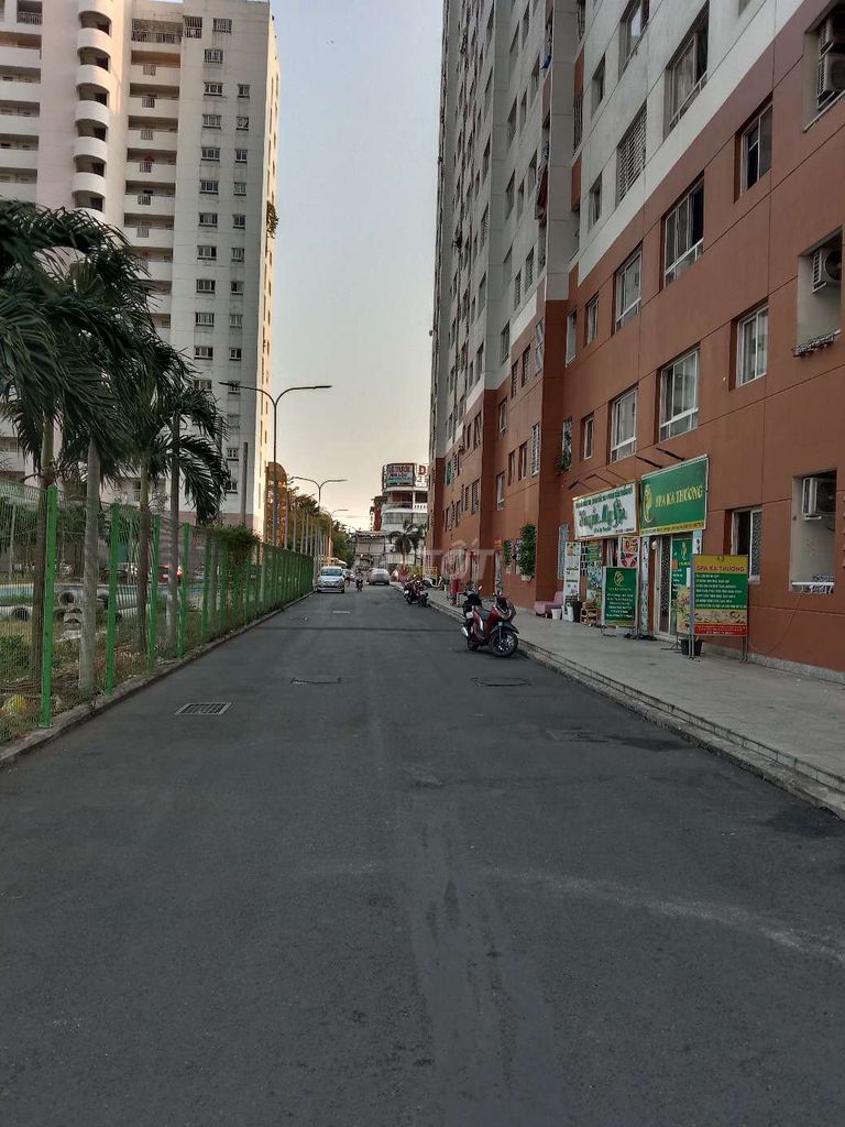 Bán căn  2PN  đã có sổ green town Binh tân