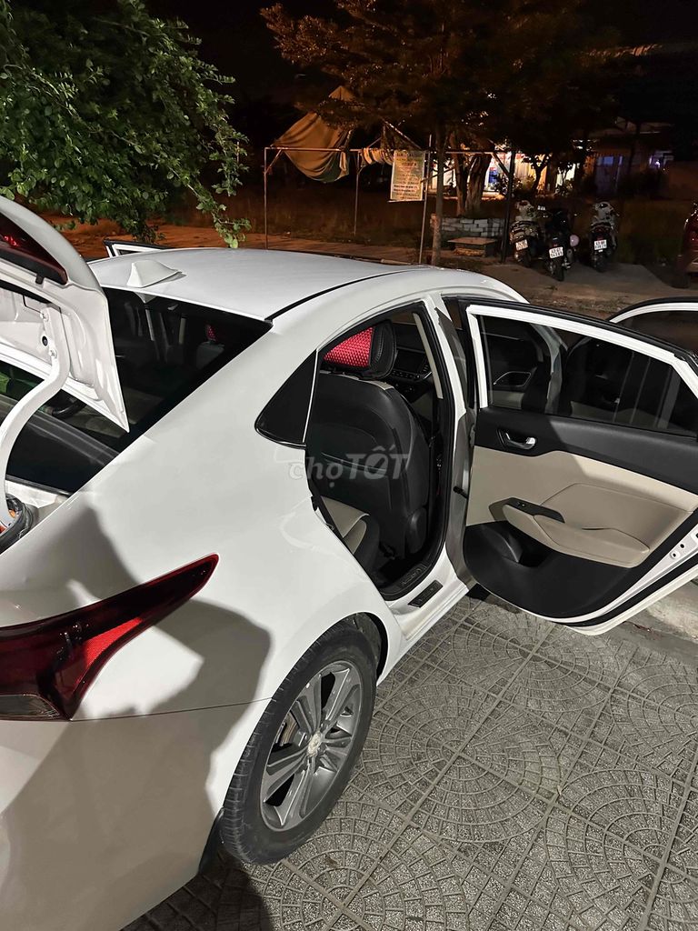 Hyundai Accent 2018 1.4 ATH - 66121 km. Mua bán Ô tô tại Quận Cẩm Lệ Đà Nẵng được đăng bởi Tuấn Anh hình 3