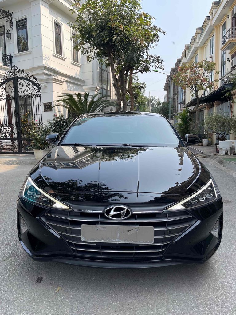 Hyundai Elantra 2.0 AT 2020. Tư nhân 1 chủ từ mới