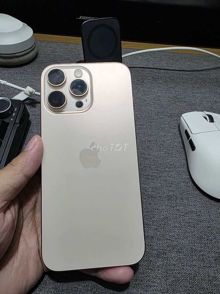 iPhone 16 Pro Max 256GB Vàng. Mua bán Điện thoại tại Quận Cầu Giấy Hà Nội được đăng bởi Vu Dang Khoa hình 1