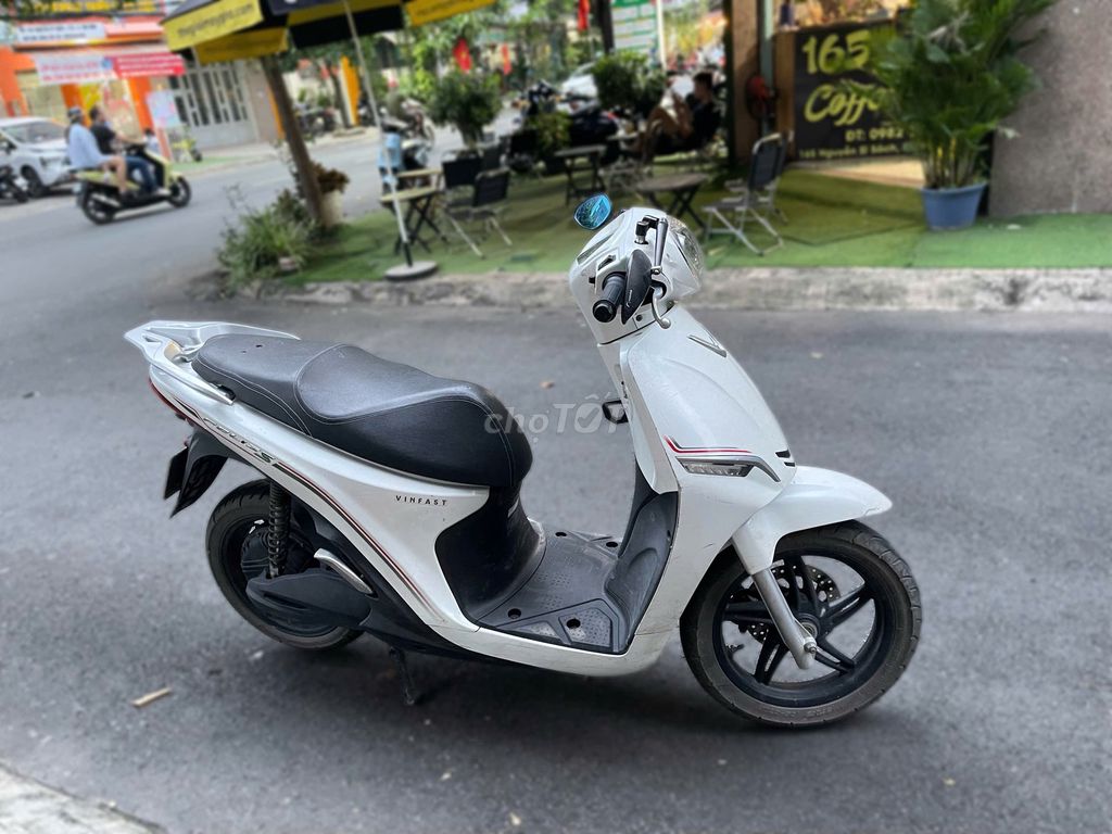 Xe máy điện VinFast Feliz S 2022 Trắng. Mua bán Xe điện tại Quận Tân Bình Tp Hồ Chí Minh được đăng bởi EVBATTERY hình 3