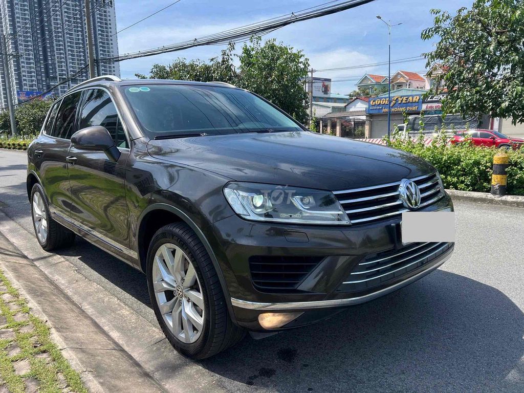 Volkswagen Touareg 2016 GP 3.6 AT 4WD xe rất đẹp. Mua bán Ô tô tại Thành phố Thuận An Bình Dương được đăng bởi Ngọc Hà hình 2