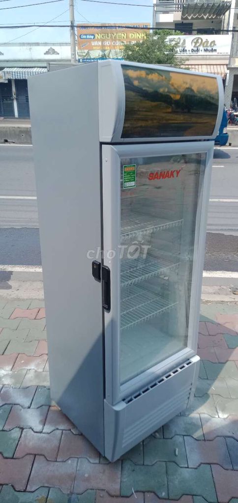 tủ mát sanaky 240 lít miễn phí vận chuyển