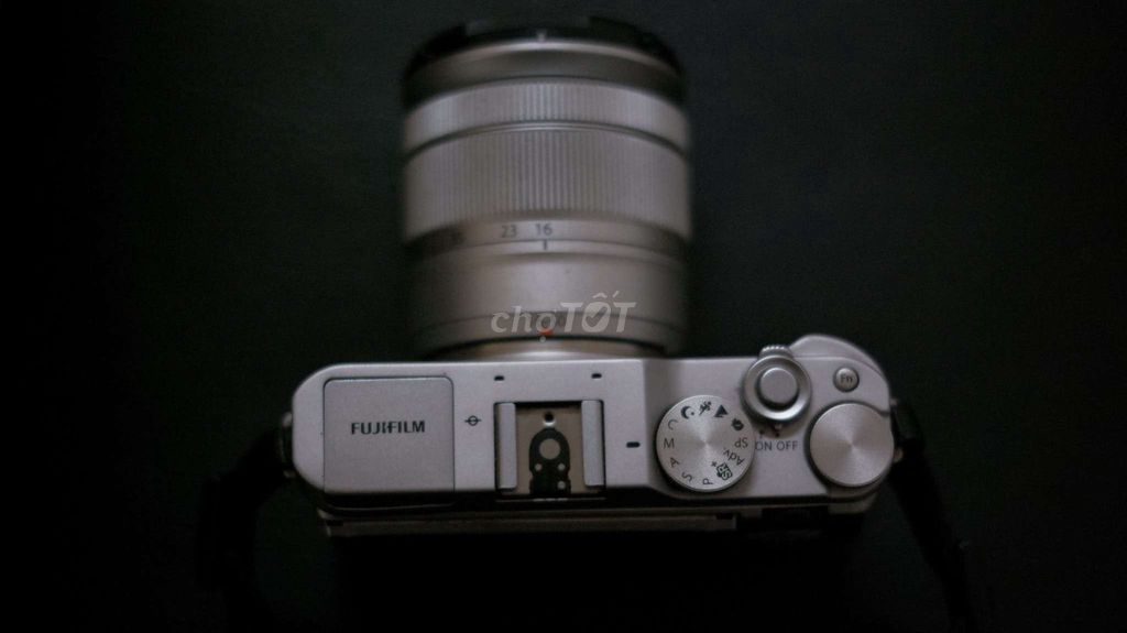 Cần bán máy ảnh Fuji đang sử dụng