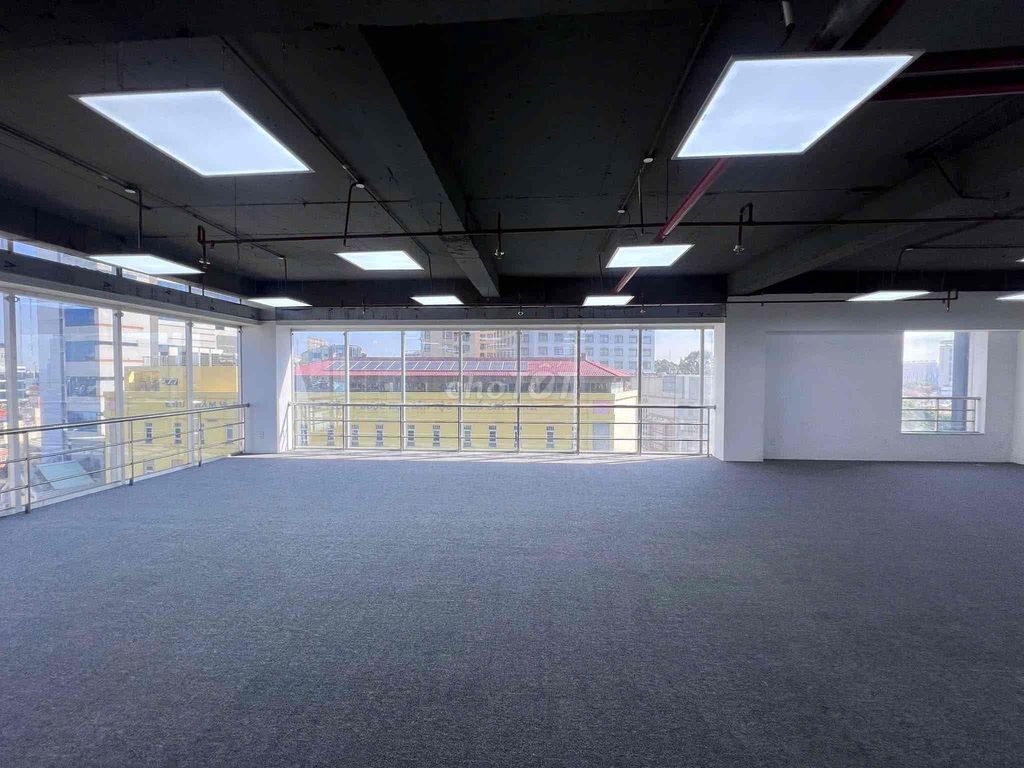 Cho thuê VP Nguyễn Trọng Tuyển 215m2, sàn suốt, không cột