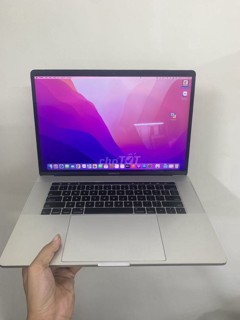 Mac pro 15inch 2017 i7/16/512 vga 4gb