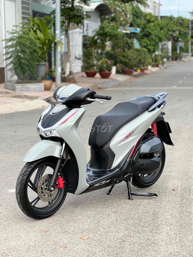 Shvn 125cc Abs Xám Xi Măng 11/2022 Odo 4 Ngàn Keng