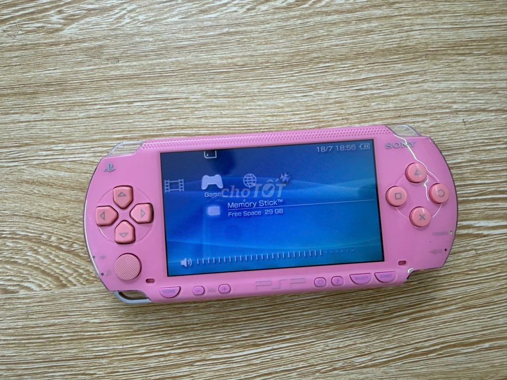 Sony PSP 1000 Hồng KÈM THẺ NHỚ 32Gb. Mua bán Thiết bị chơi game tại Quận Đống Đa Hà Nội được đăng bởi Hà Giang Shop hình 1