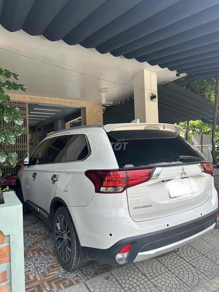 Mitsubishi Outlander 2019 2.0 CVT Premium - 86000. Mua bán Ô tô tại Quận Cẩm Lệ Đà Nẵng được đăng bởi Vi Oanh hình 4
