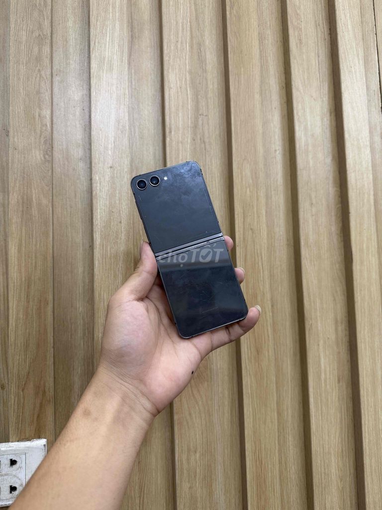 Samsung Z Flip 5 512GB Đen Like New. Mua bán Điện thoại tại Quận Đống Đa Hà Nội được đăng bởi Nguyễn Đức  hình 1