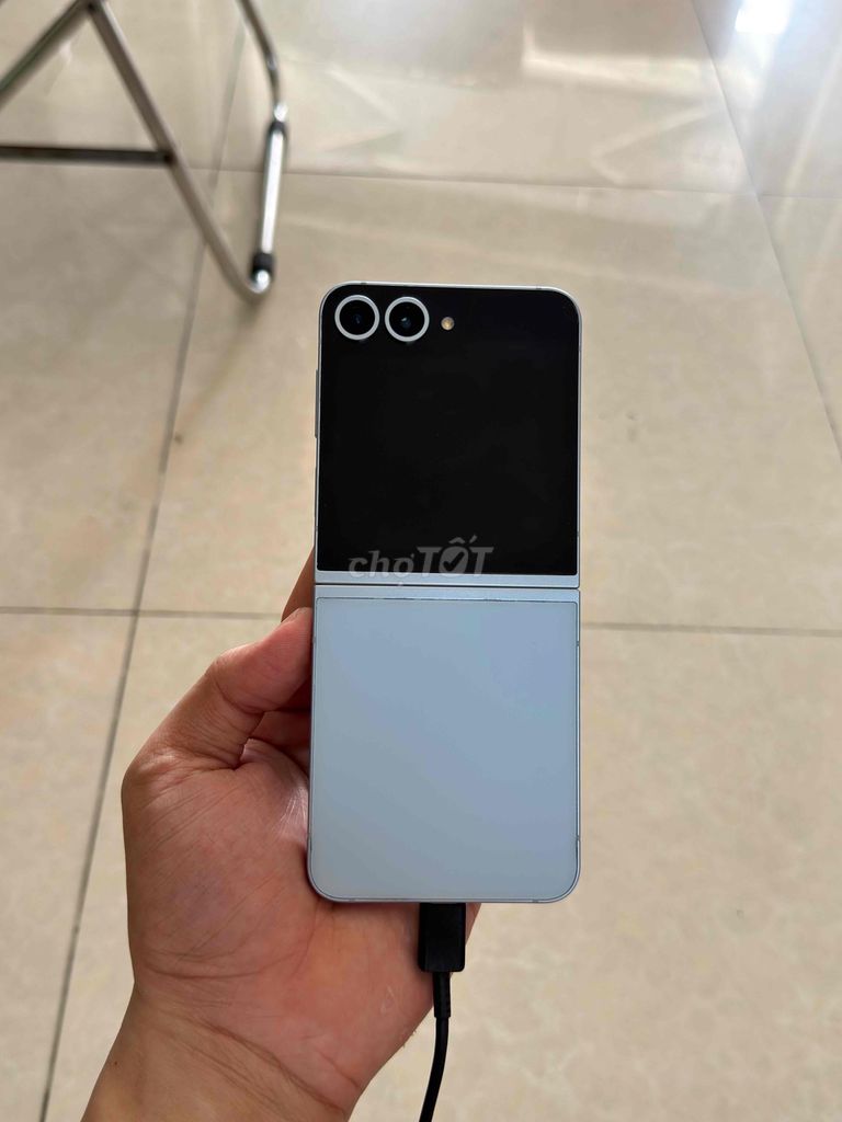 Samsung Galaxy Z Flip6 VN 256GB Xanh Bạc.. Mua bán Điện thoại tại Quận 5 Tp Hồ Chí Minh được đăng bởi Gia Bảo hình 1