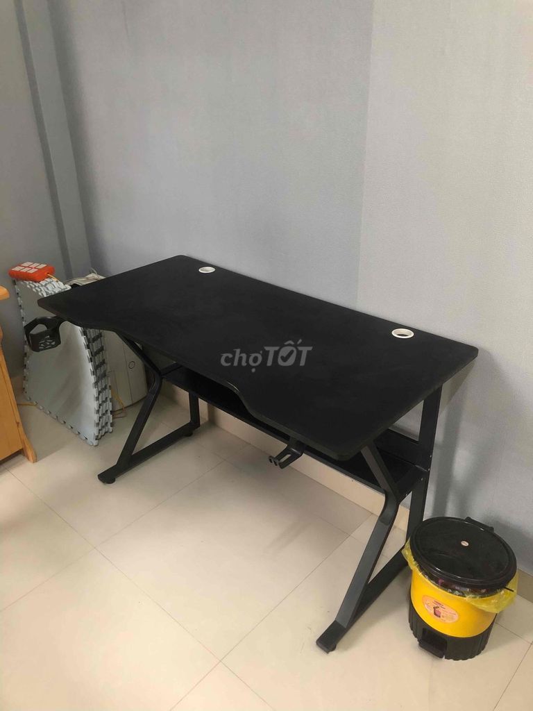 Bàn làm việc Chữ K Đen. Mua bán Bàn ghế tại Thành phố Hà Tĩnh Hà Tĩnh được đăng bởi Thái Bảo Hoàng hình 1