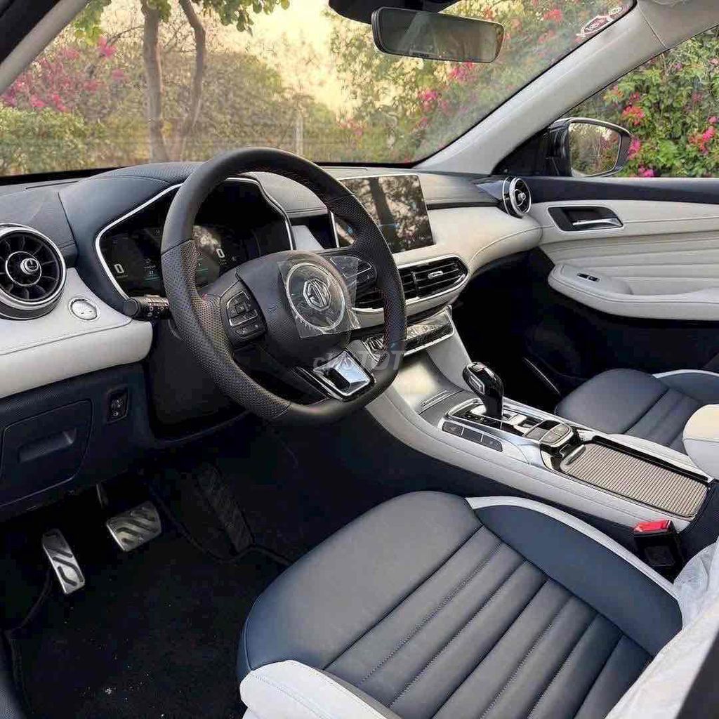 MG HS new- 549tr -  Giảm 100% phí trước bạ-. Mua bán Ô tô tại Quận Đống Đa Hà Nội được đăng bởi Phương Bống MG Hà Nội hình 6