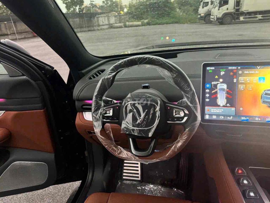 VinFast VF9 2024 Plus. Mua bán Ô tô tại Thành phố Thủ Đức Tp Hồ Chí Minh được đăng bởi TRẦN MINH VƯƠNG hình 10