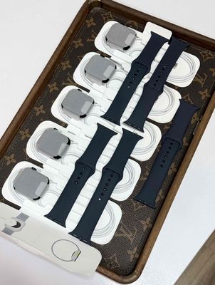 Apple Watch SE 40mm 2024 New Nobox midnight. Mua bán Thiết bị đeo thông minh tại Quận Bình Thạnh Tp Hồ Chí Minh được đăng bởi Hoàng Khanh Apple Watch HCM