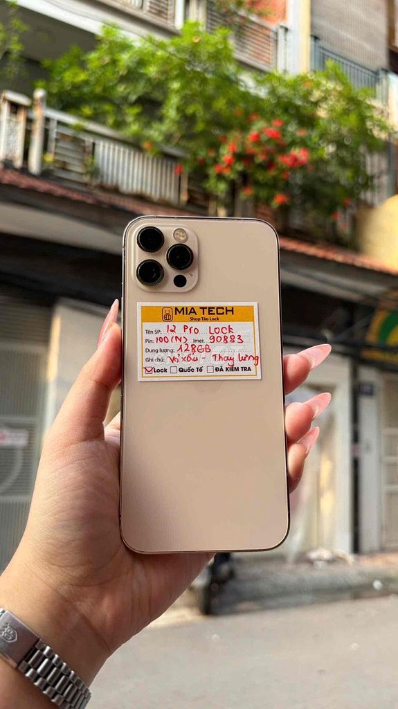 iPhone 12 Pro Lock 128GB Xấu, đã thay lưng. Mua bán Điện thoại tại Quận Ba Đình Hà Nội được đăng bởi Huy Trần hình 1