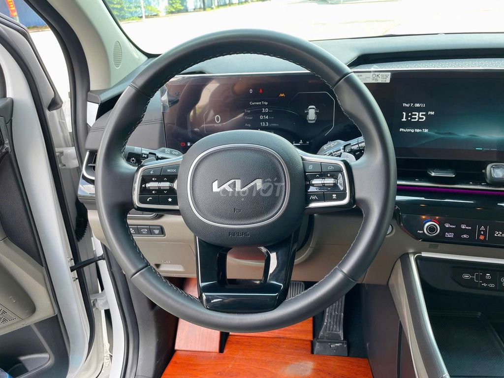 Kia Carnival Premium 2.2D 8S 2025 - 45000 km. Mua bán Ô tô tại Quận Tân Bình Tp Hồ Chí Minh được đăng bởi ĐỨC XE LƯỚT hình 5