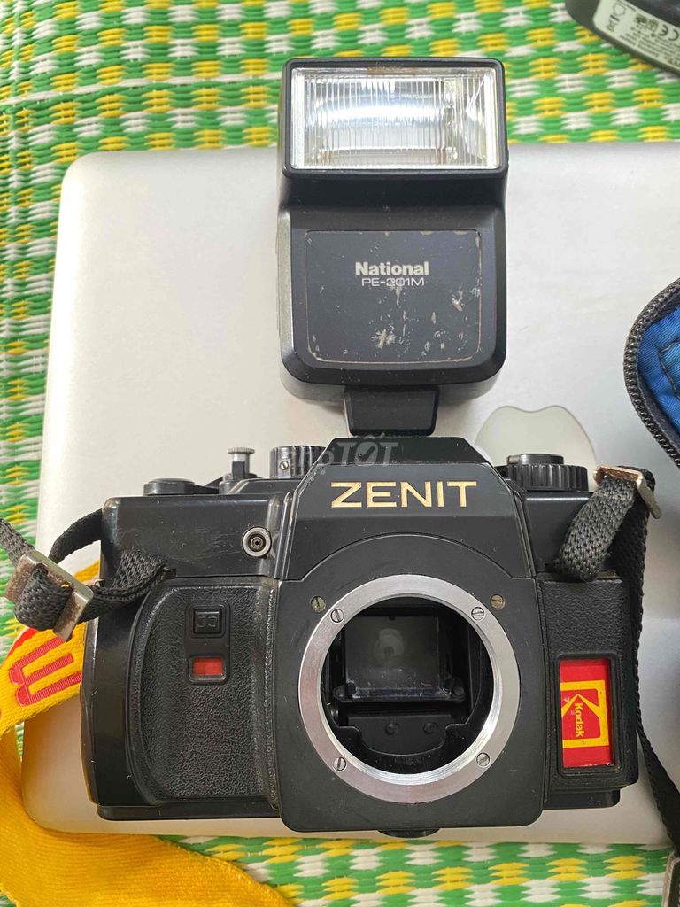Máy ảnh Zenit Đen Đã qua sử dụng. Mua bán Máy ảnh, Máy quay tại Quận Đống Đa Hà Nội được đăng bởi Duc hình 1