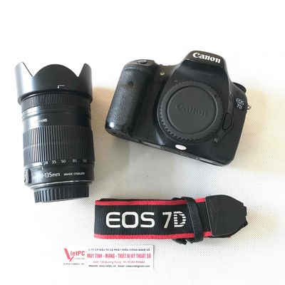 Bộ máy ảnh Canon EOS 7D + lens 18-135mm IS