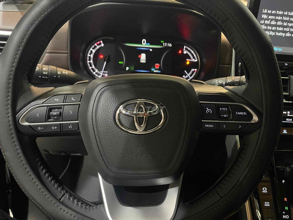 Toyota Innova Cross 2025 - 4600 km. Mua bán Ô tô tại Quận Tân Phú Tp Hồ Chí Minh được đăng bởi Nguyễn Hồ Đạt hình 7