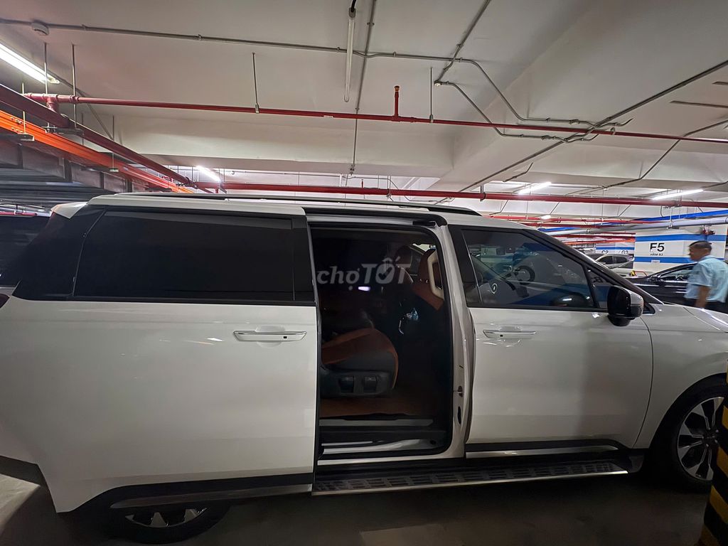 Kia Carnival 2023 Luxury 2.2D - 27000 km. Mua bán Ô tô tại Quận 10 Tp Hồ Chí Minh được đăng bởi A Minh hình 2