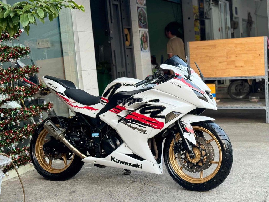 Kawasaki Ninja 250 Trắng Đỏ Đen 40000 km. Mua bán Xe máy tại Quận Bình Tân Tp Hồ Chí Minh được đăng bởi Việt Motor Bình Tân hình 1
