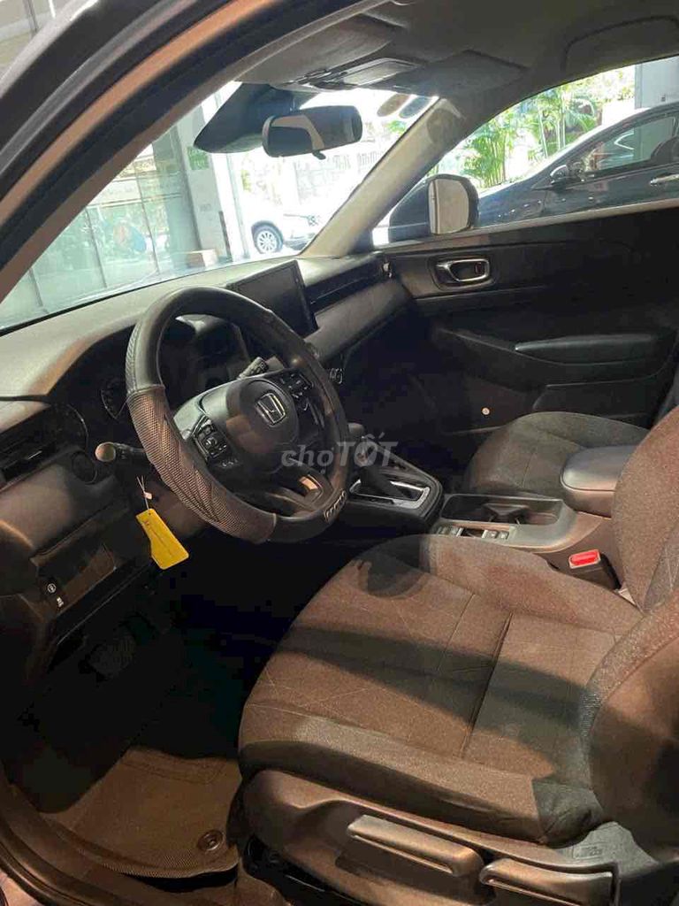 HONDA HRV G SIÊU LƯỚT - Odo Chỉ 5000 km -. Mua bán Ô tô tại Quận 7 Tp Hồ Chí Minh được đăng bởi Showroom Honda Ôtô Sài Gòn Quận 7 hình 5