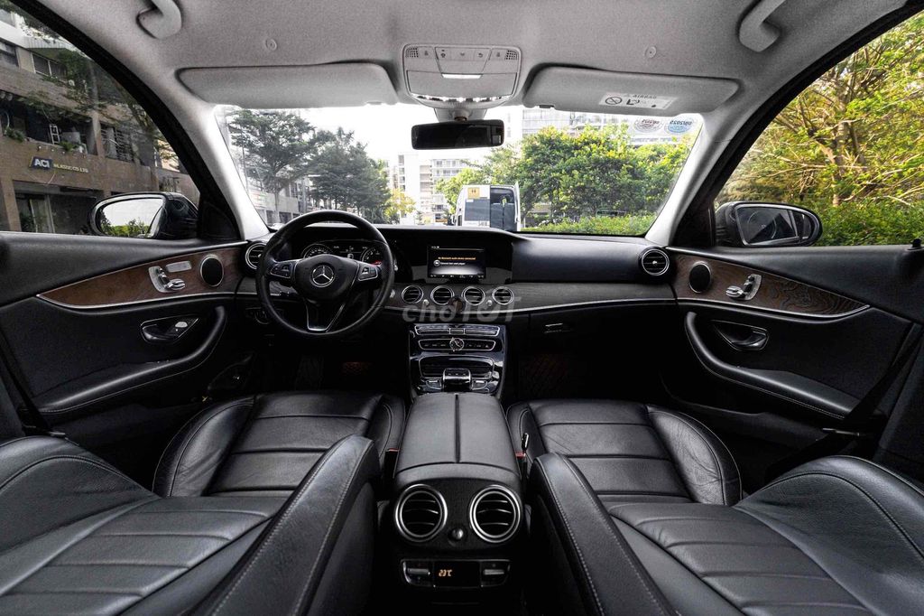 E200 - 2017 đẳng cấp doanh nhất giá rẻ siêu đẹp. Mua bán Ô tô tại Quận 7 Tp Hồ Chí Minh được đăng bởi Dương Phương hình 10