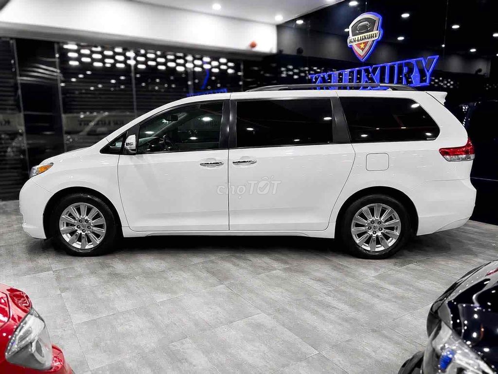Toyota Sienna Limited AWD 2015 Белая