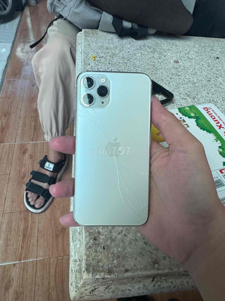 Apple iPhone 11 Pro 256GB Bạc Đã thay. Mua bán Điện thoại tại Huyện Chợ Gạo Tiền Giang được đăng bởi Khôi Trần hình 1