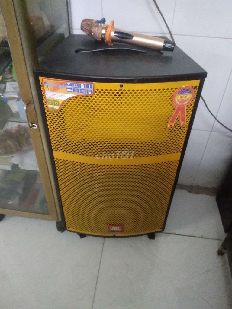 Loa kéo Gỗ 40cm Karaoke 2 micro. Mua bán Tivi, Âm thanh tại Quận Bình Tân Tp Hồ Chí Minh được đăng bởi hùng hình 1