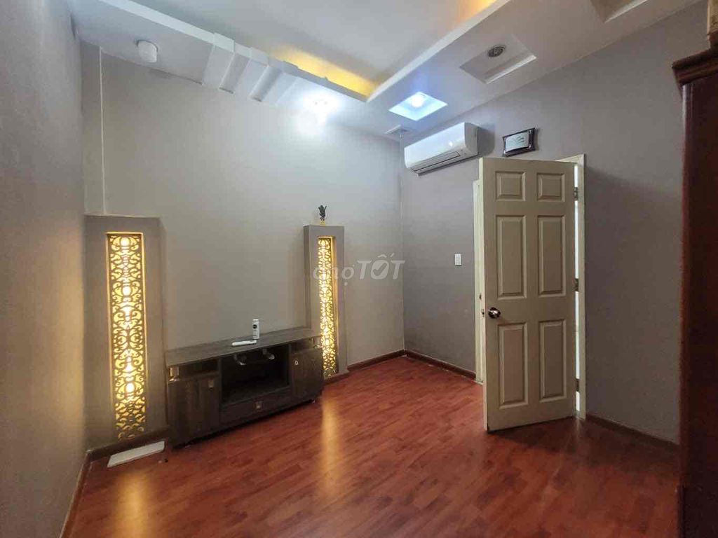 BÁN NHÀ HXH LẠC LONG QUÂN - 2 TẦNG NHỈNH 5 TỶ TL. Mua bán nhà ở tại Quận 11 Tp Hồ Chí Minh được đăng bởi IVY NHÀ PHỐ SÀI GÒN hình 1