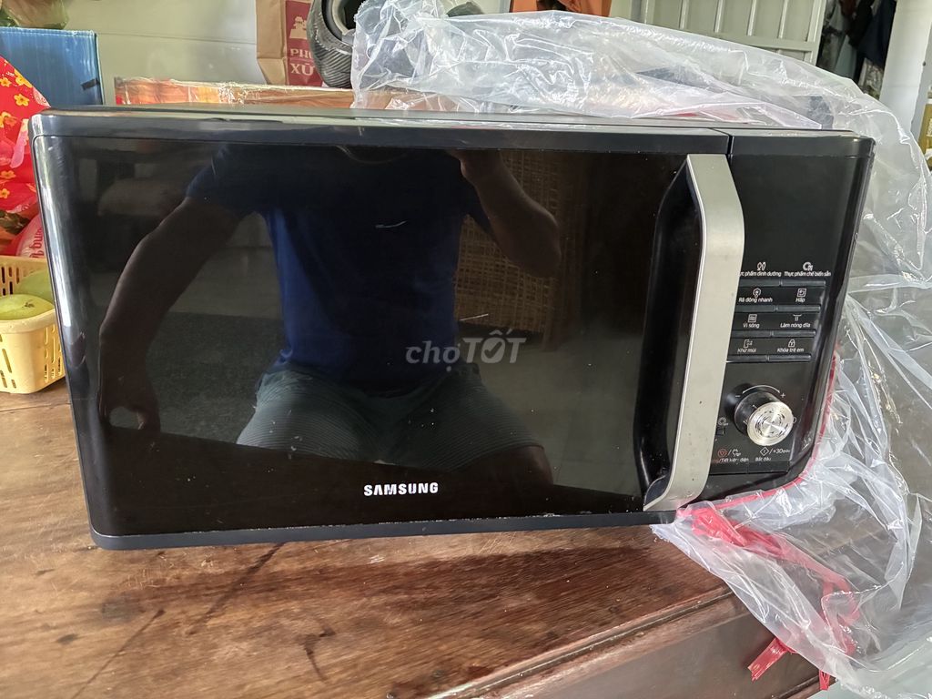 Lò vi sóng Samsung Đen Đã sử dụng. Mua bán Bếp, lò, đồ điện nhà bếp tại Huyện Long Điền Bà Rịa - Vũng Tàu được đăng bởi Bùi văn cường hình 1
