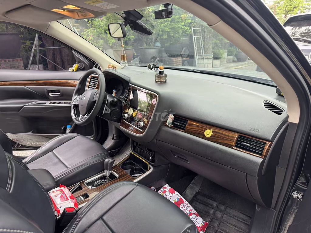 Mitsubishi Outlander 2020 2.0 CVT - 89957 km. Mua bán Ô tô tại Quận Ngô Quyền Hải Phòng được đăng bởi Trang Thạch hình 9